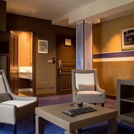 Costa Esmeralda Hotel