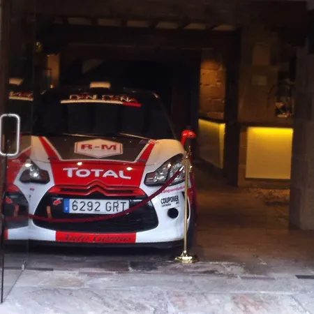 Costa Esmeralda סואנסס