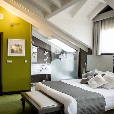 מלון Costa Esmeralda 5*