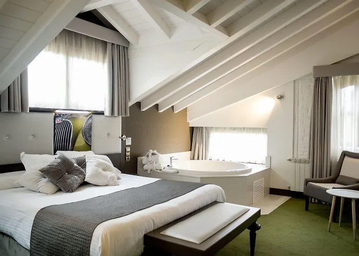 Costa Esmeralda فندق