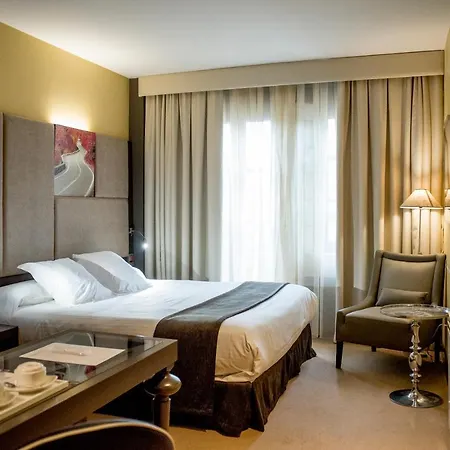 Costa Esmeralda Hotell 5*